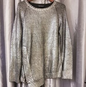 Romeo & Julieta Couture Metallic Sweater